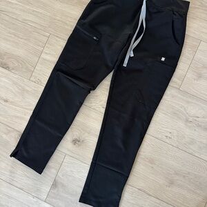 Women’s Figs Scrub Pants